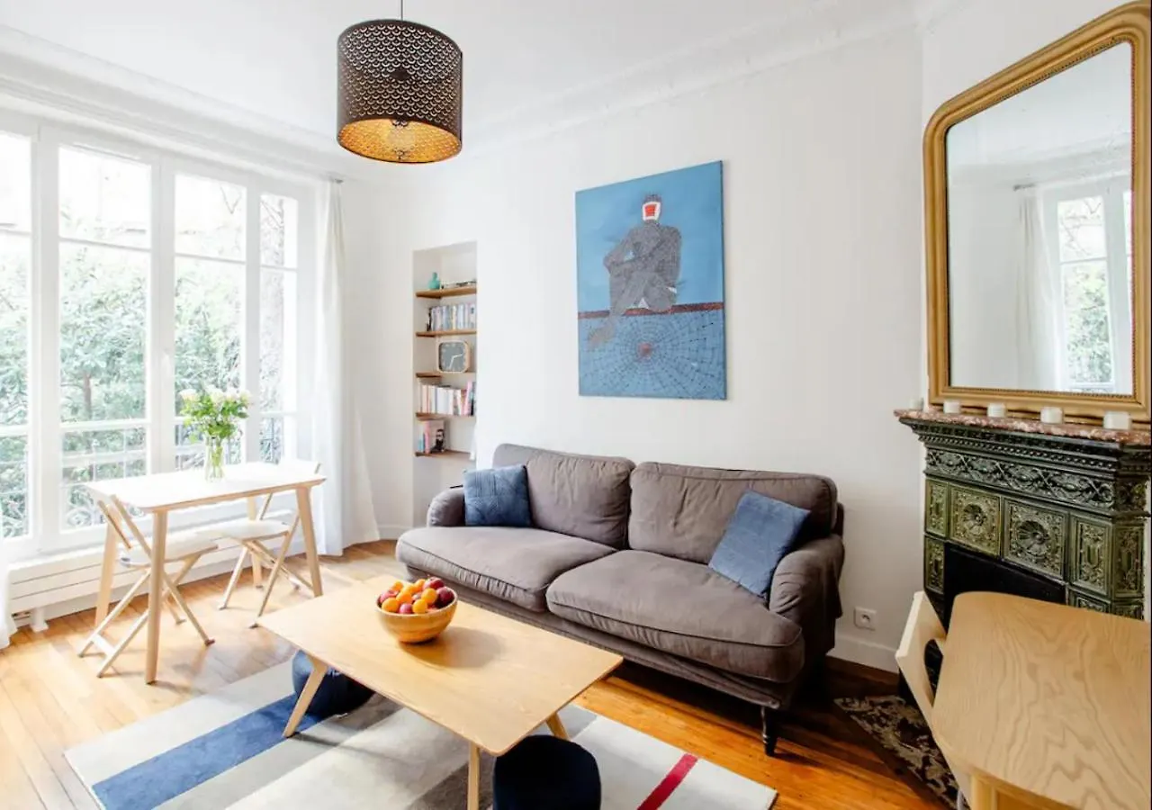 Apartment Charmant Appartement Pres Du Pere Lachaise Paris France